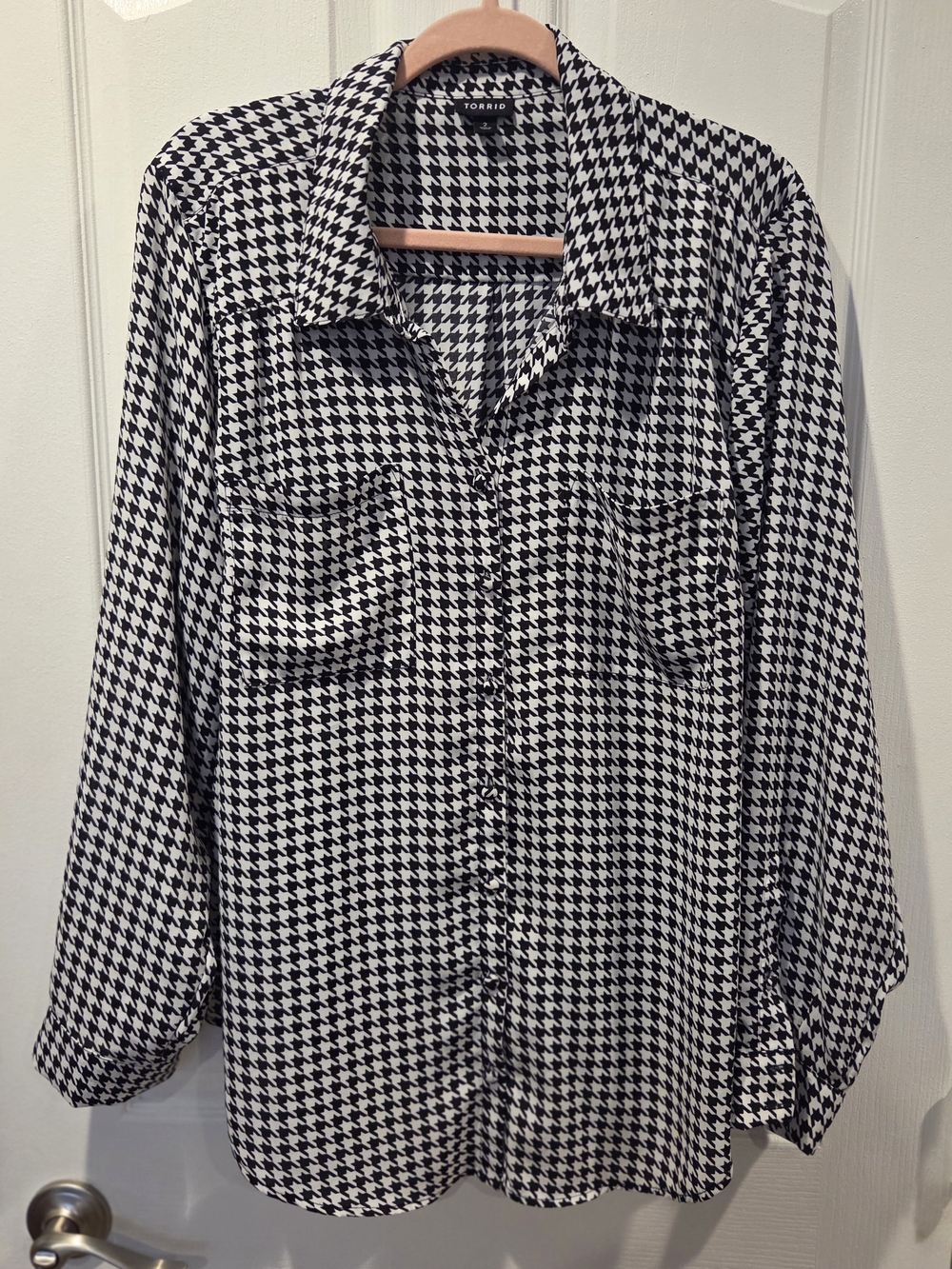 torrid Black & White Houndstooth Button-Front Shirt